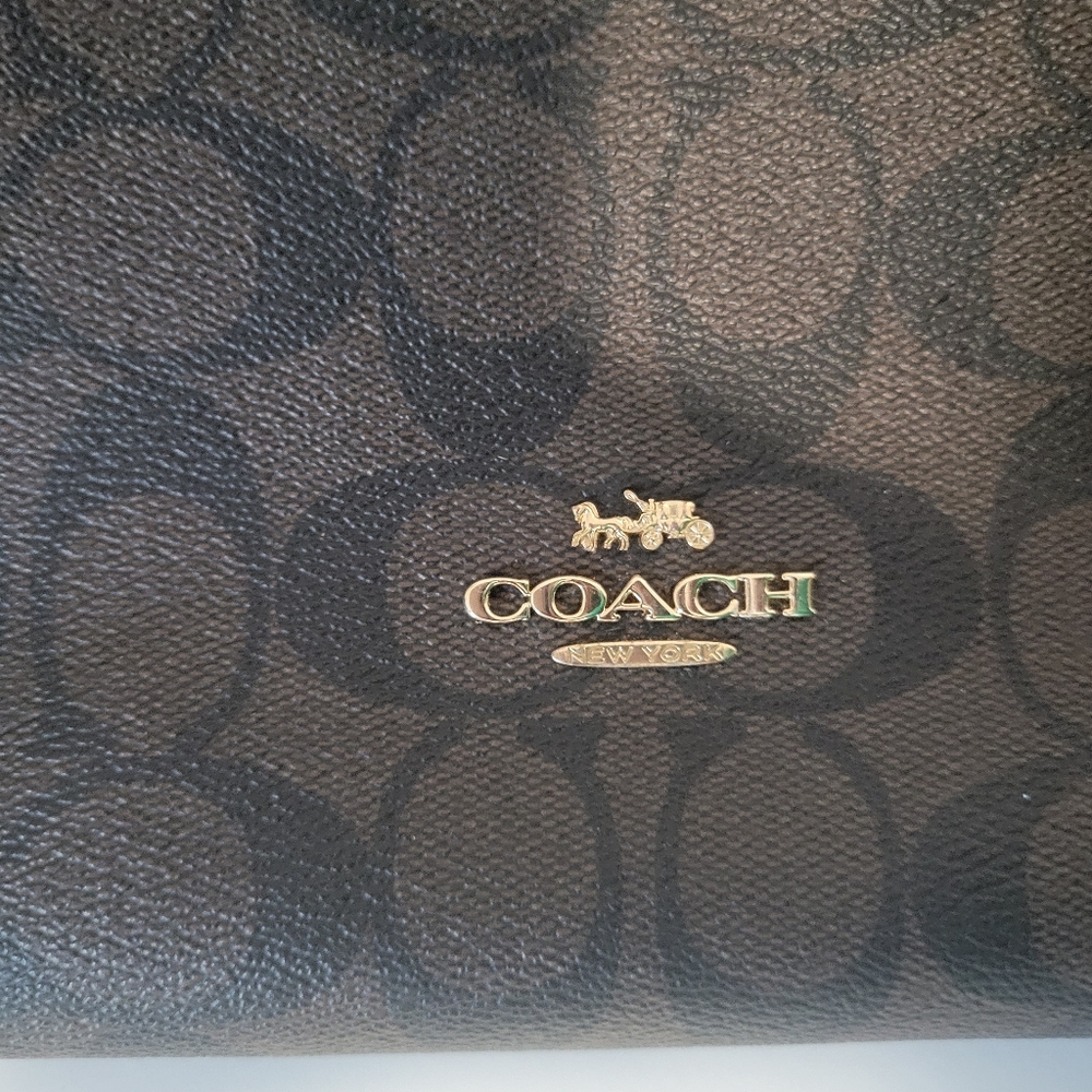 Large Coach signature duffle crossbody purse - Picture 2 of 13